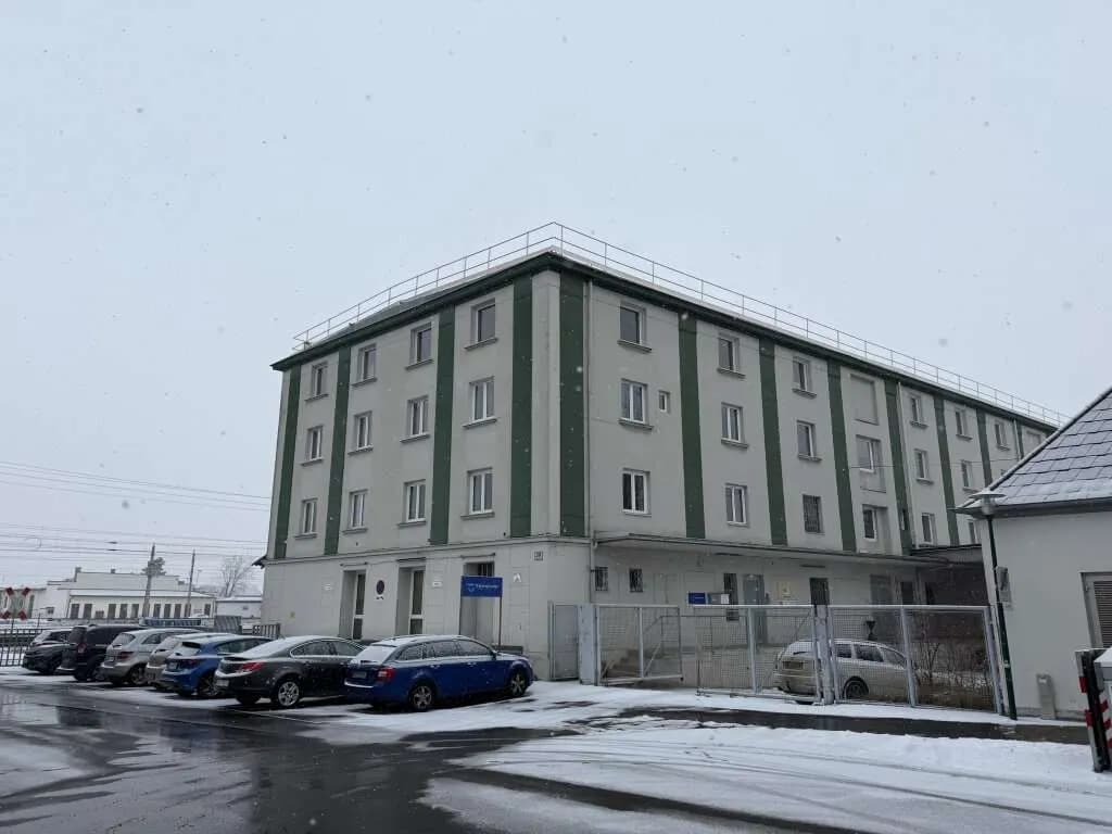 Gewerbeimmobilie mieten in Wels – 100 m² – Bild 2 von 17