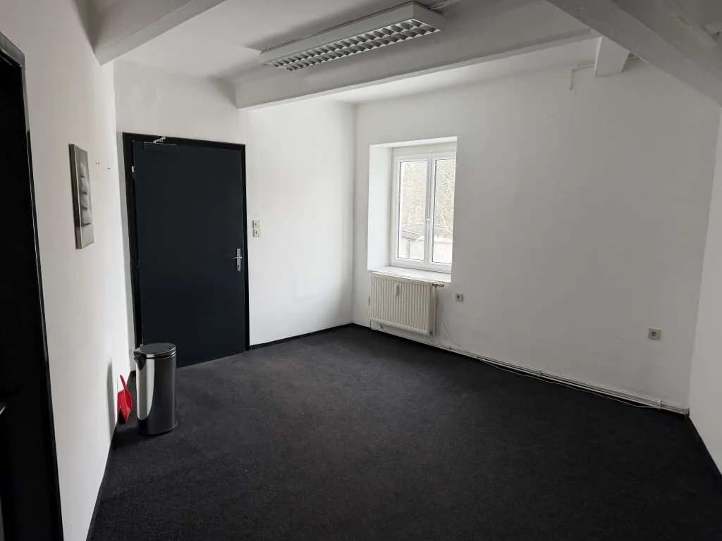 Gewerbeimmobilie mieten in Wels – 100 m² – Bild 11 von 17