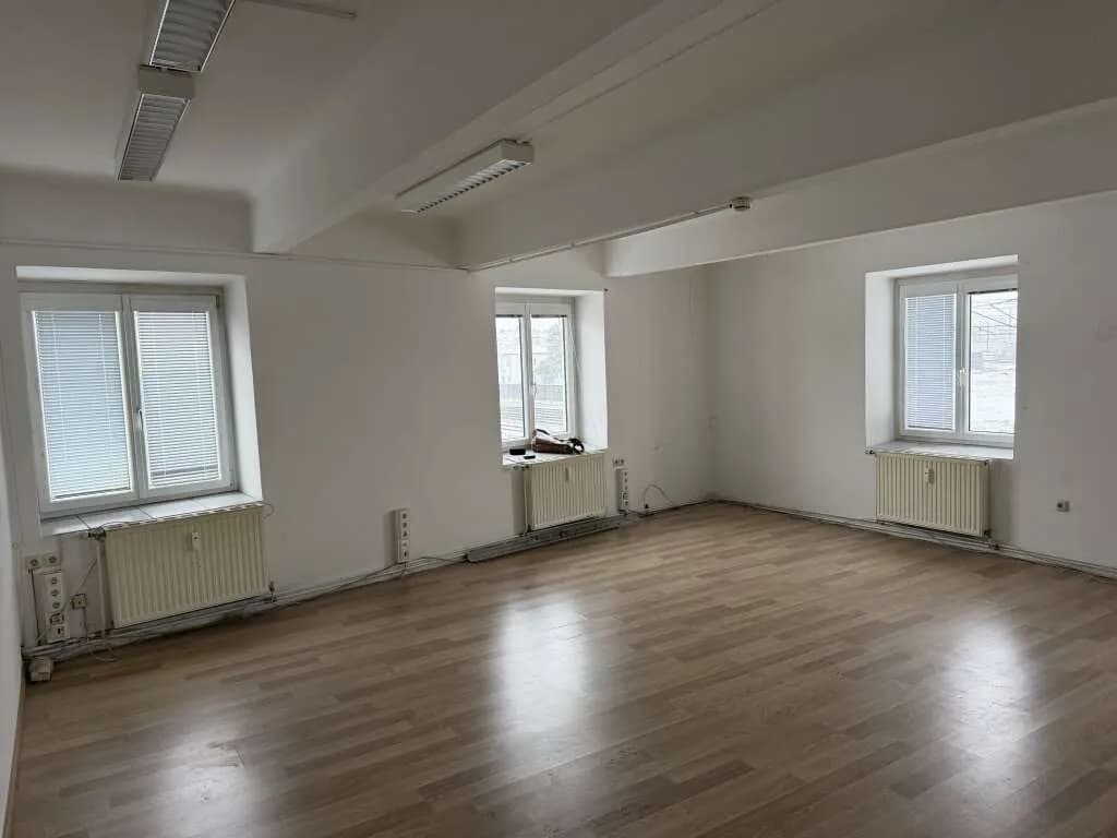 Gewerbeimmobilie mieten in Wels – 100 m² – Bild 15 von 17