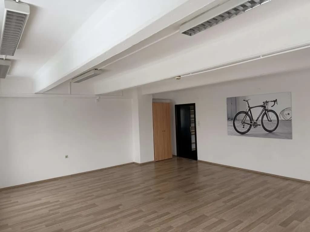 Gewerbeimmobilie mieten in Wels – 100 m² – Bild 16 von 17