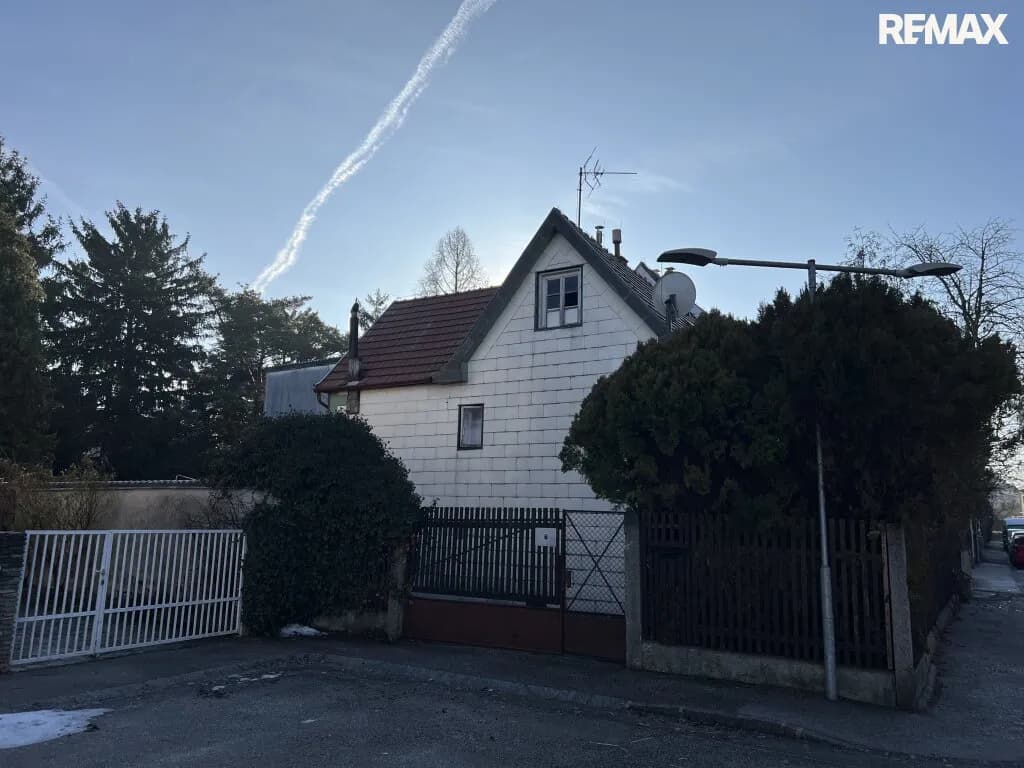 Grundstück kaufen in Wiener Neustadt – 590 m², € 219.000