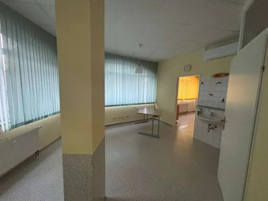 3-Zimmer-Gewerbeimmobilie mieten in Braunau am Inn – 93 m², € 1.000 – Bild 9 von 16
