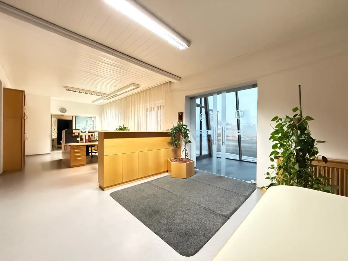 Immobilie mieten in Wels-Land – 500 m², € 5.400 – Bild 1 von 10