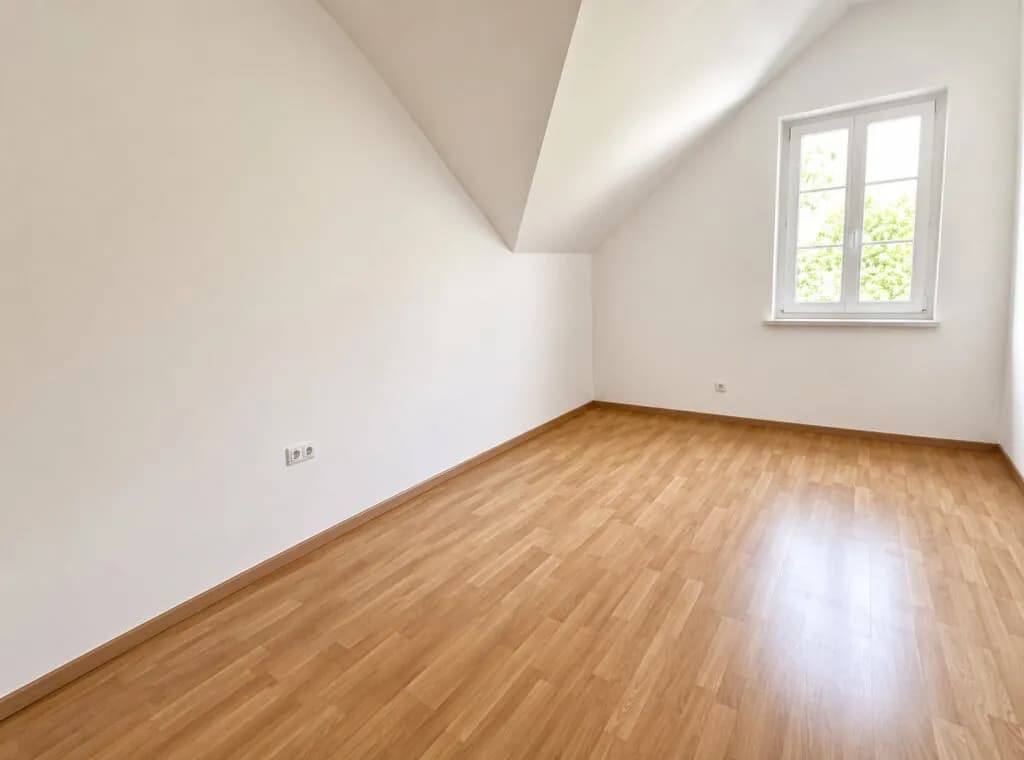 Wohnung mieten in Neunkirchen – 50 m², € 480 – Bild 2 von 3