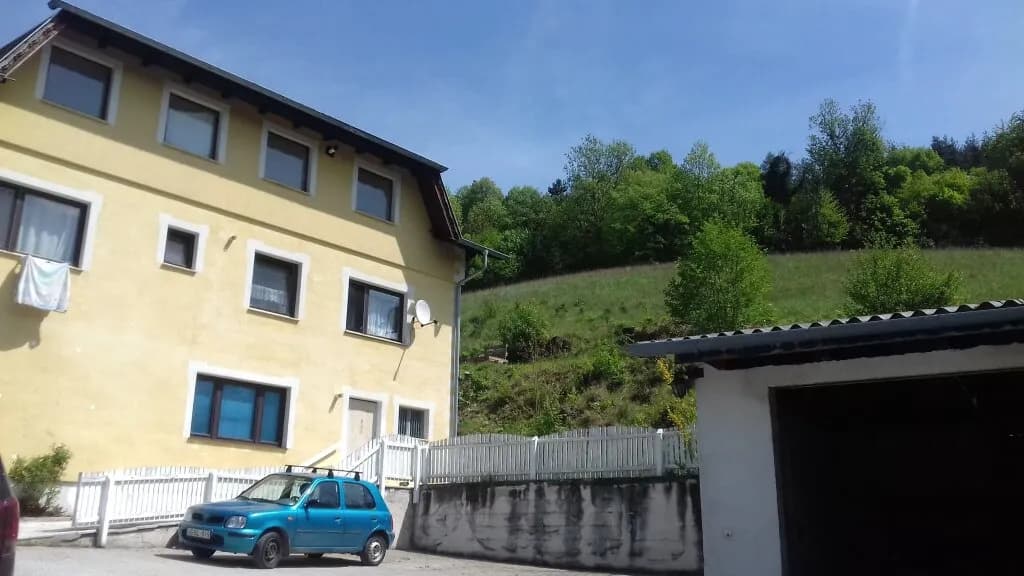 Wohnung mieten in Neunkirchen – 60 m², € 407 – Bild 1 von 10