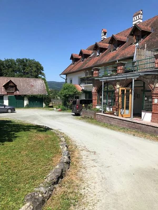 4-Zimmer-Wohnung mieten in Klagenfurt – 97 m², € 1.099 – Bild 1 von 8