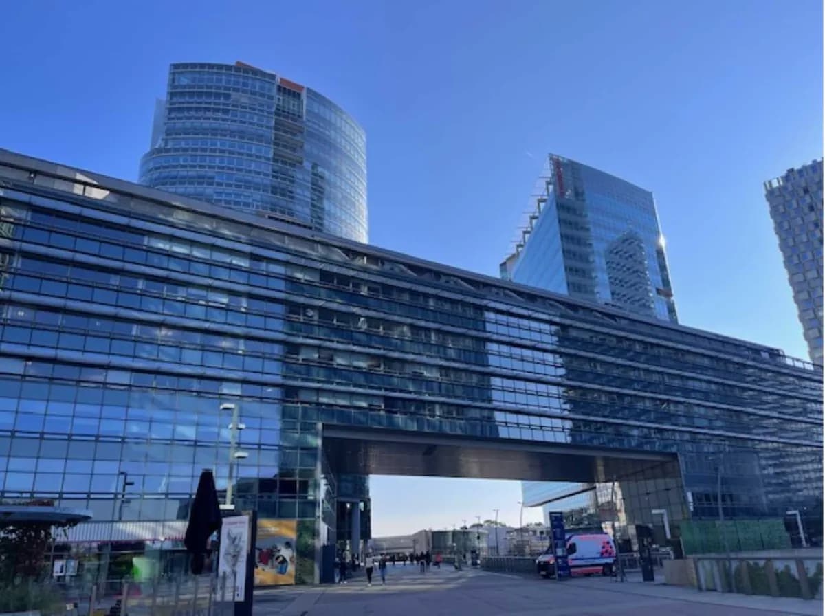 Gewerbeimmobilie mieten in Wien – 388 m², € 18