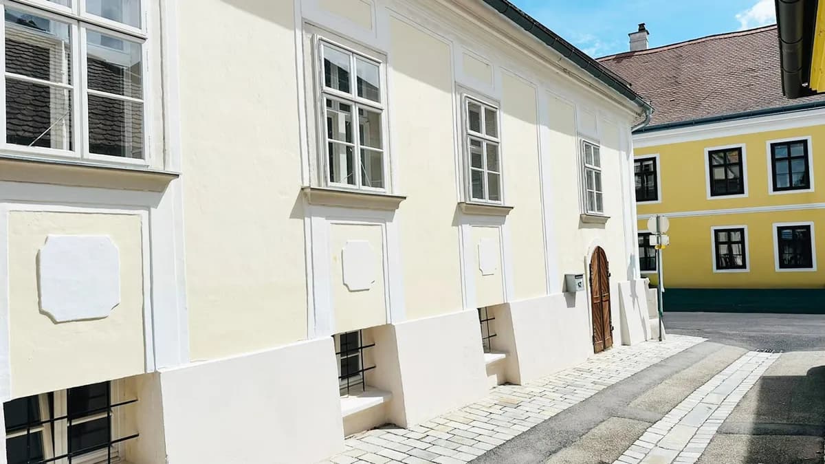 5-Zimmer-Haus mieten in Hollabrunn – 190 m², € 1.980