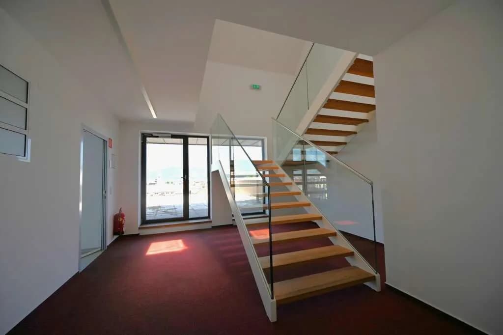 Gewerbeimmobilie mieten in Linz – 543 m², € 7.098