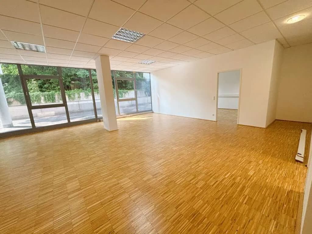 3-Zimmer-Gewerbeimmobilie mieten in Linz – 119 m², € 1.544