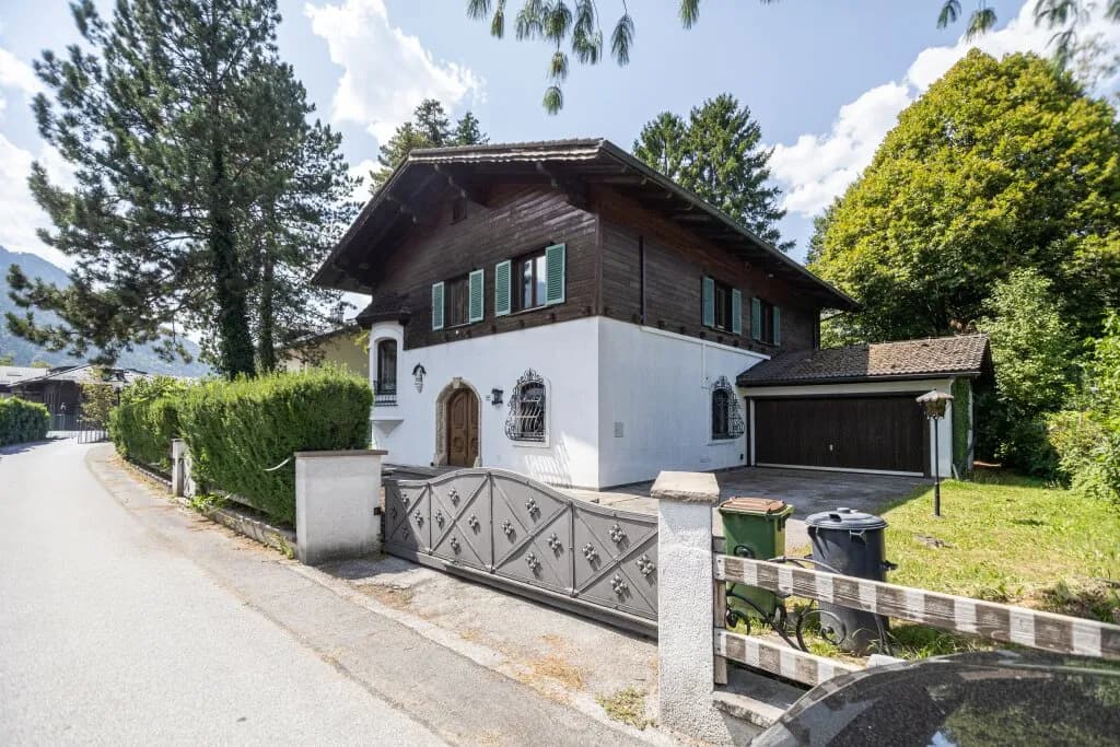 6-Zimmer-Haus kaufen in Salzburg-Umgebung – 339,87 m², € 1.390.000
