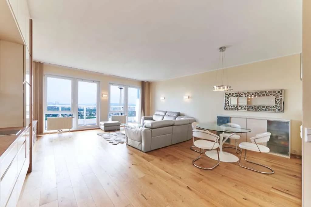 2-Zimmer-Wohnung mieten in Wien – 100 m², € 1.980
