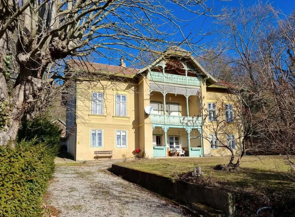 12-Zimmer-Immobilie kaufen in Mödling – 385 m², € 2.500.000