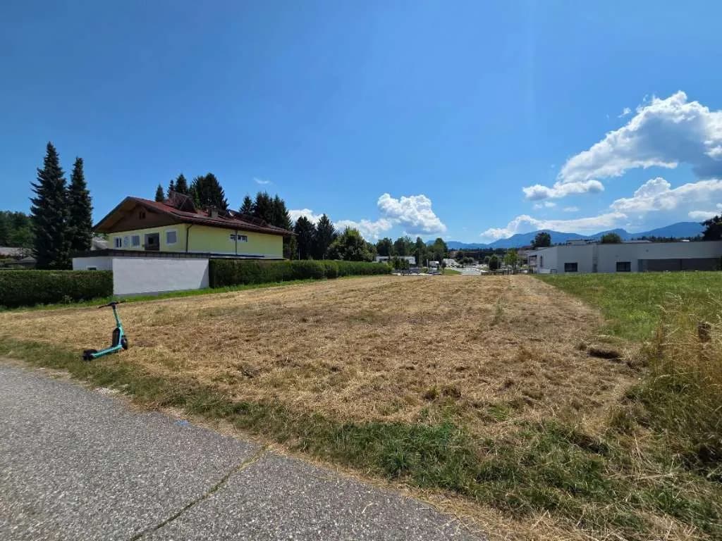 Grundstück kaufen in Villach Land – 2 715 m², € 639.000