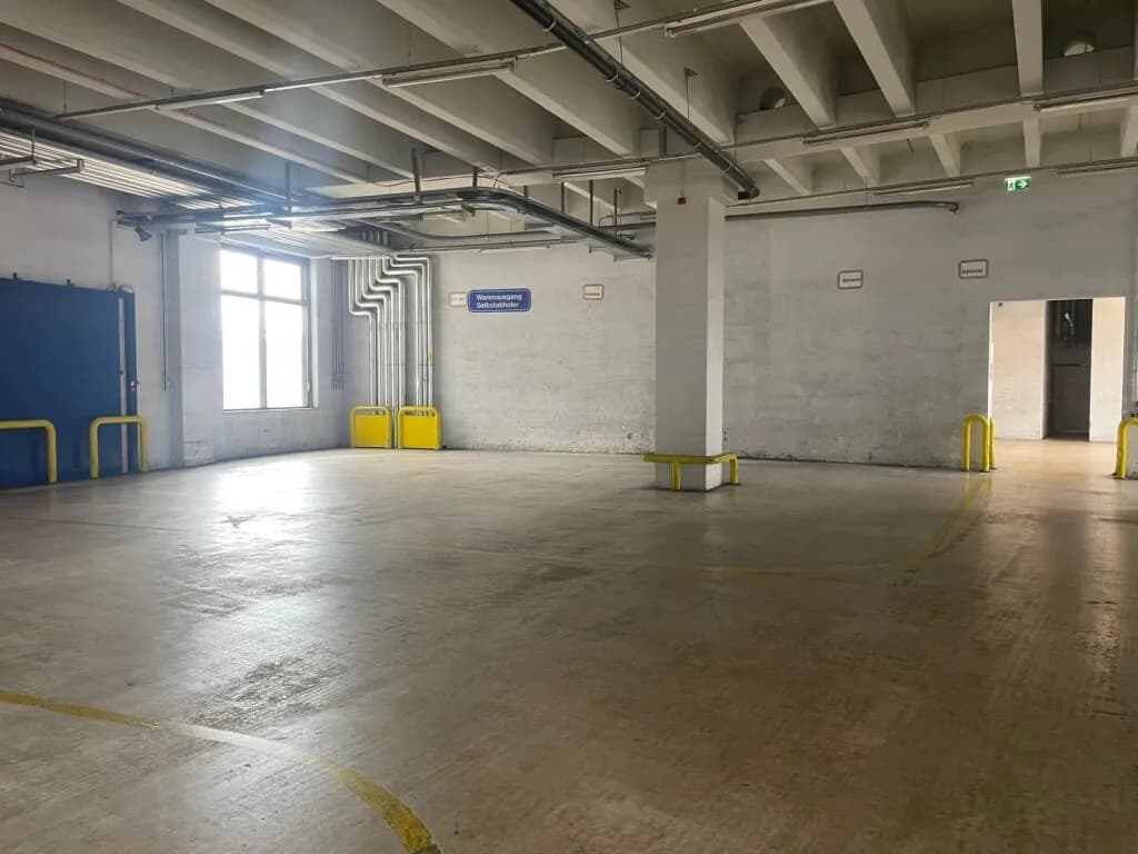 Gewerbeimmobilie mieten in Wels – 130 m², € 975