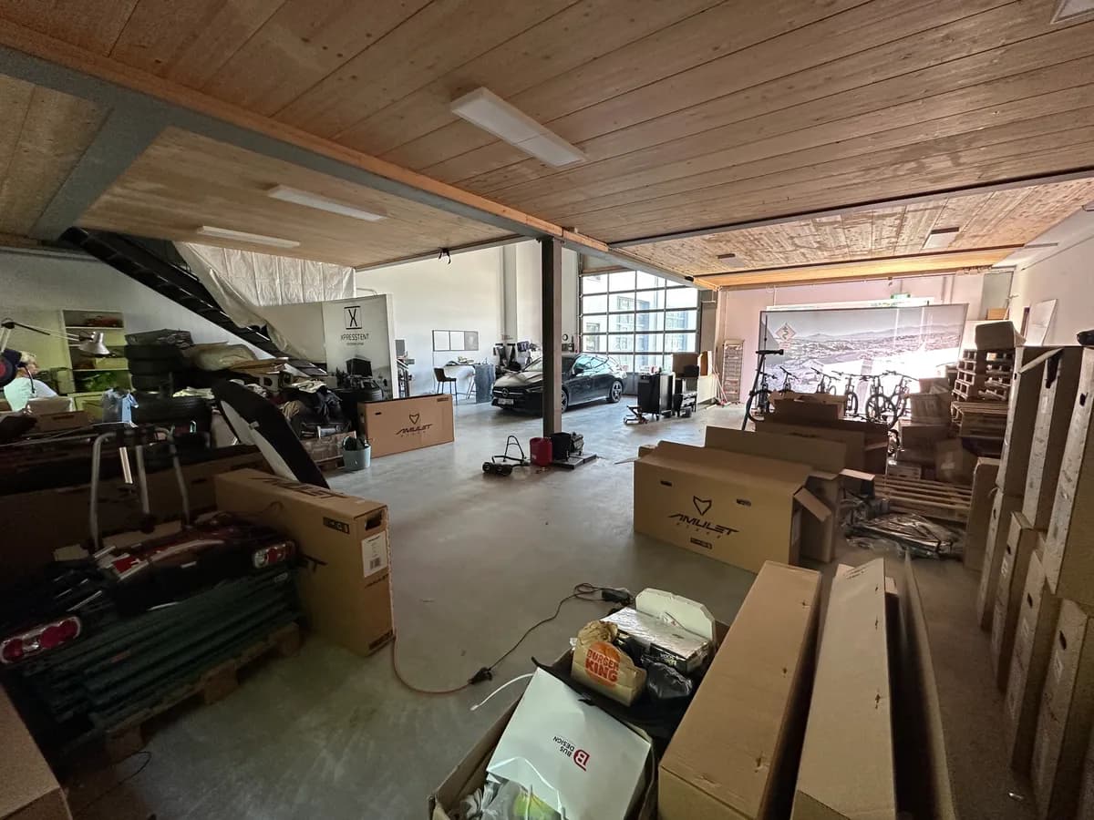 Gewerbeimmobilie mieten in Salzburg-Umgebung – 300 m², € 4.524