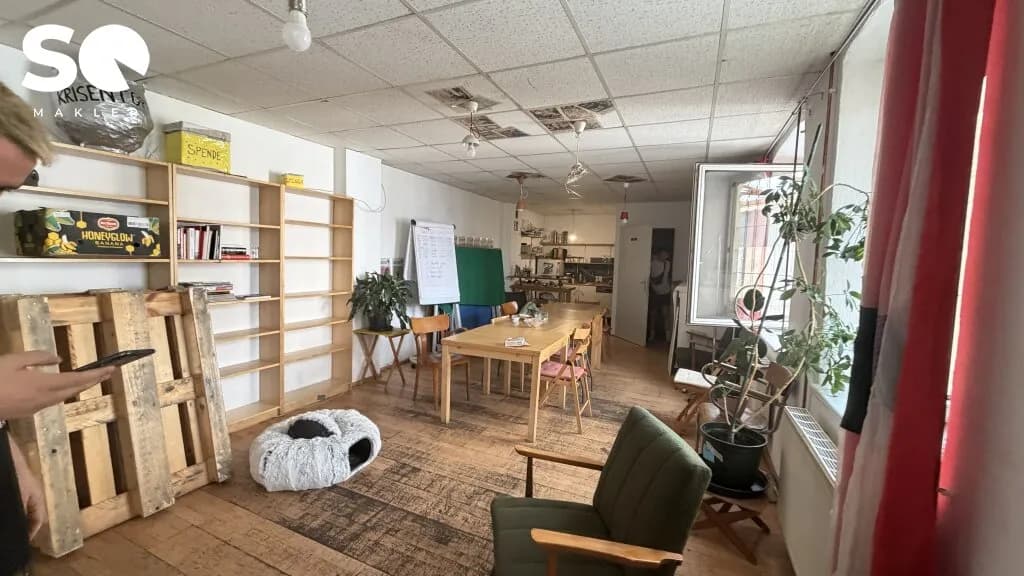 8-Zimmer-Gewerbeimmobilie mieten in Wien – 390 m², € 3.000
