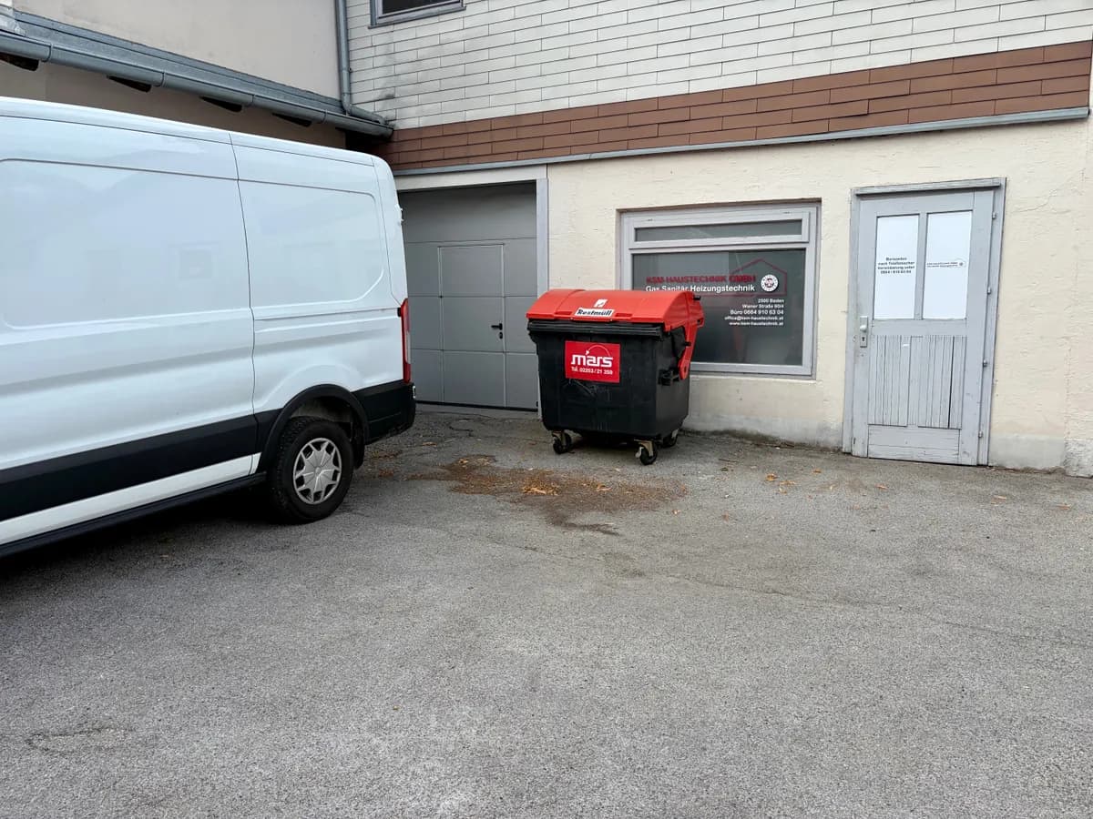 Gewerbeimmobilie mieten in Baden – 130 m², € 768