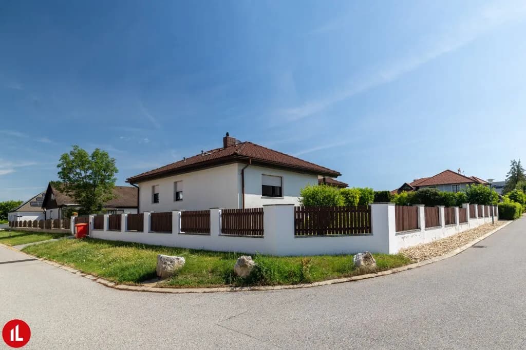 5-Zimmer-Haus mieten in Bruck an der Leitha – 123 m², € 2.190