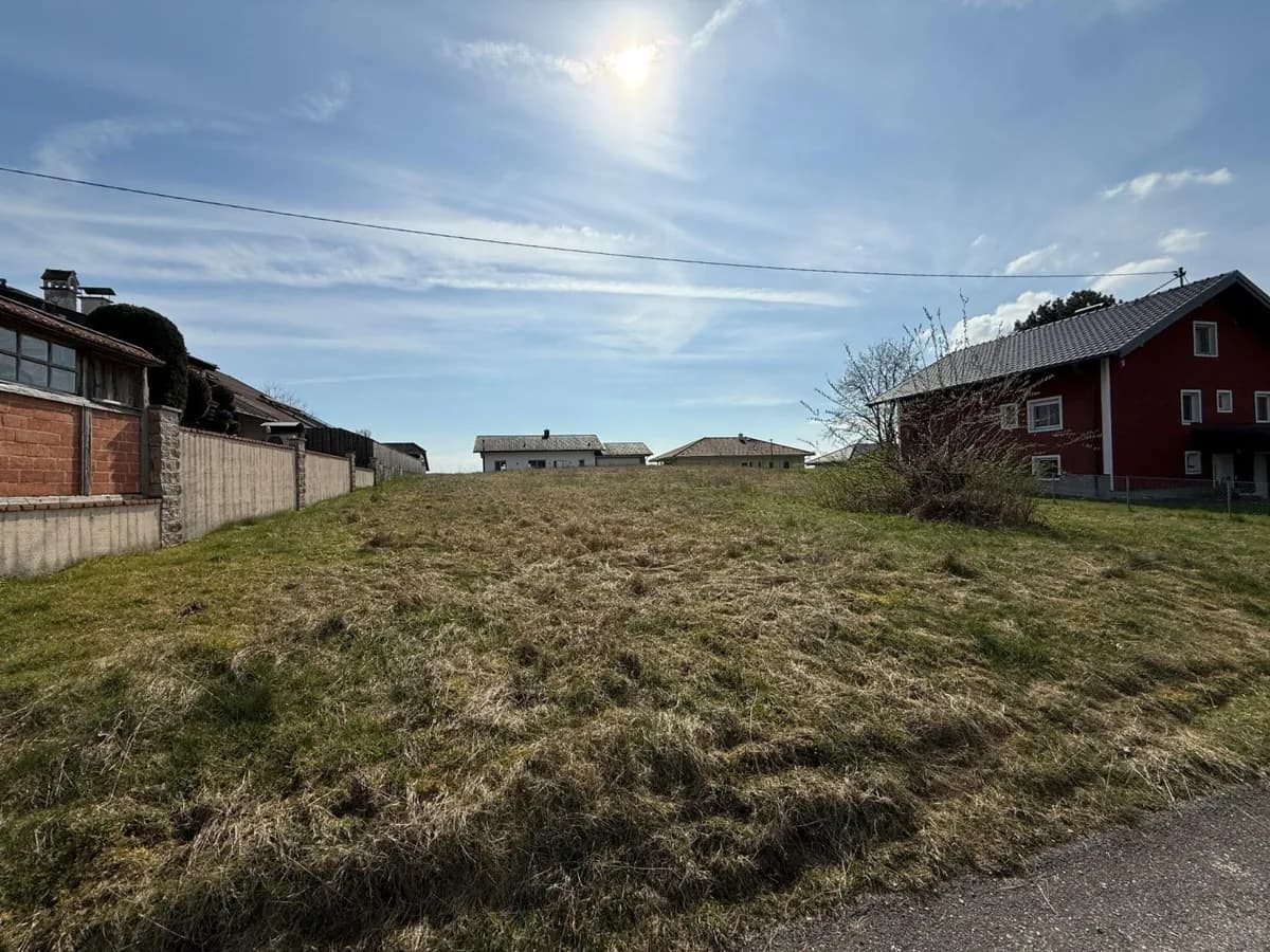 Grundstück kaufen in Braunau am Inn – 949 m², € 215.000