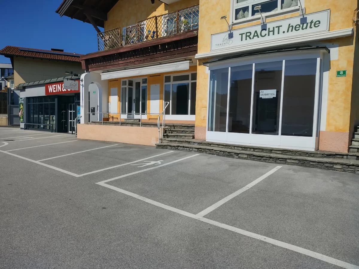 5-Zimmer-Gewerbeimmobilie mieten in Salzburg-Umgebung – 125 m², € 1.920