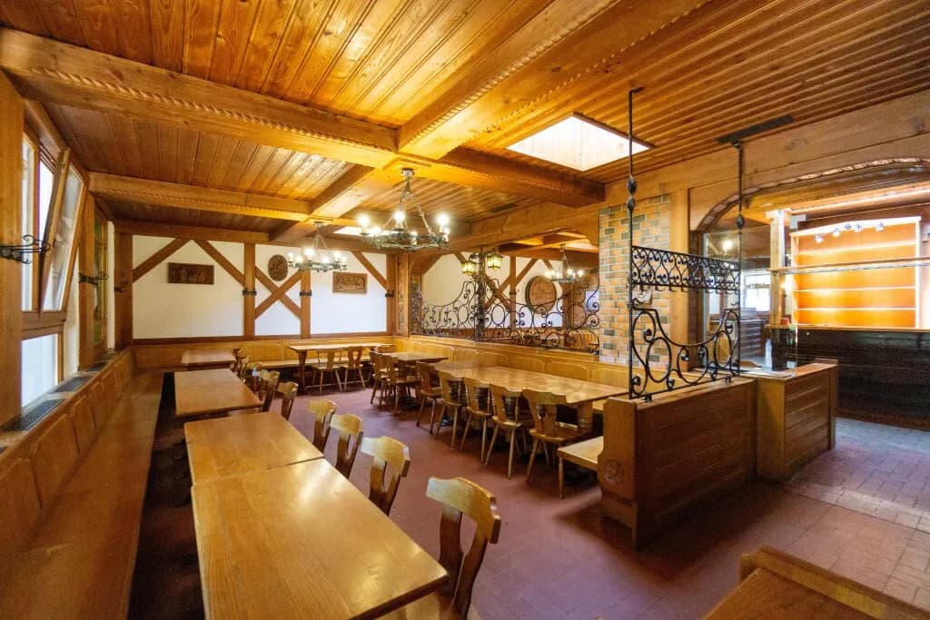 Gewerbeimmobilie mieten in Wien – 267 m², € 3.480