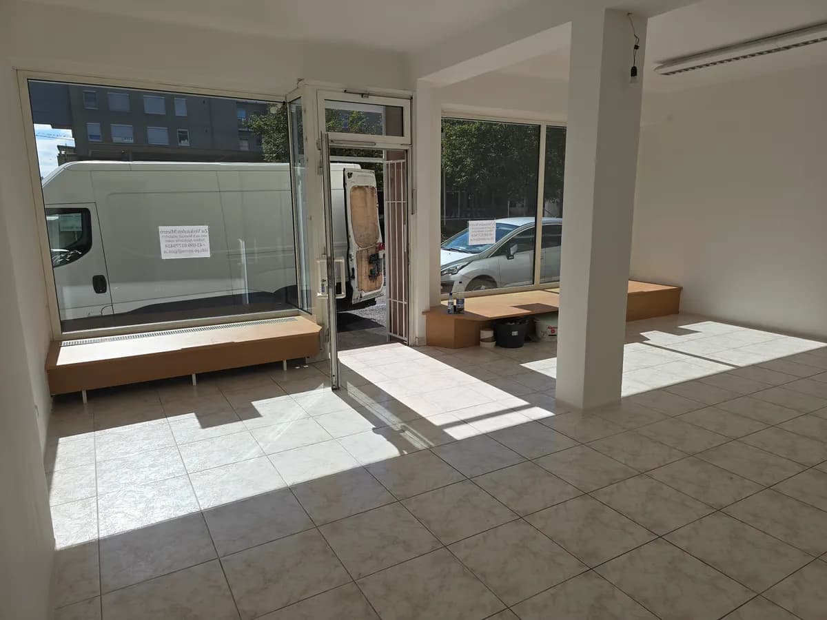 Gewerbeimmobilie mieten in Wels – 60 m², € 1.450