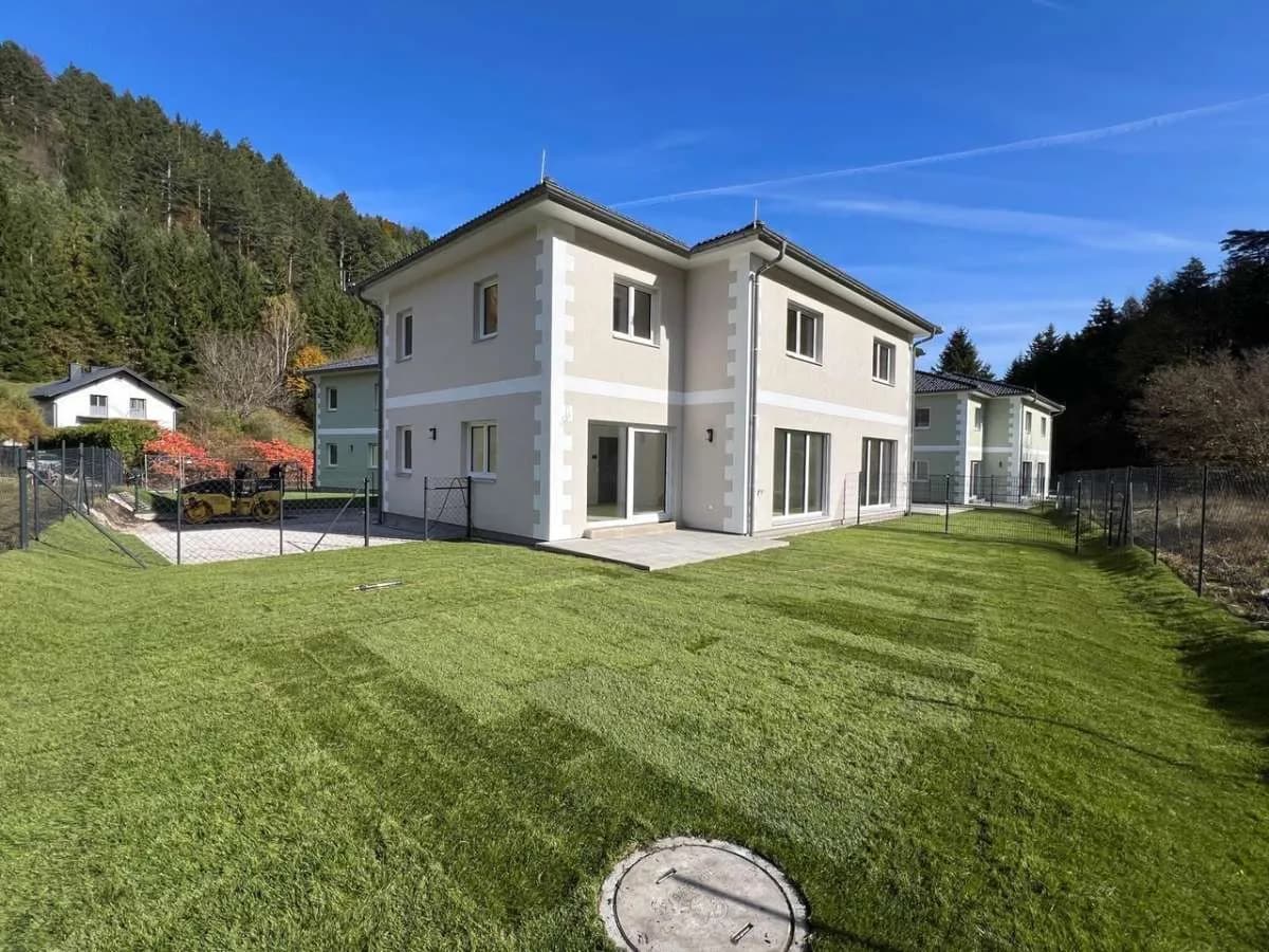 Haus mieten in Wiener Neustadt Land – 114 m², € 1.199