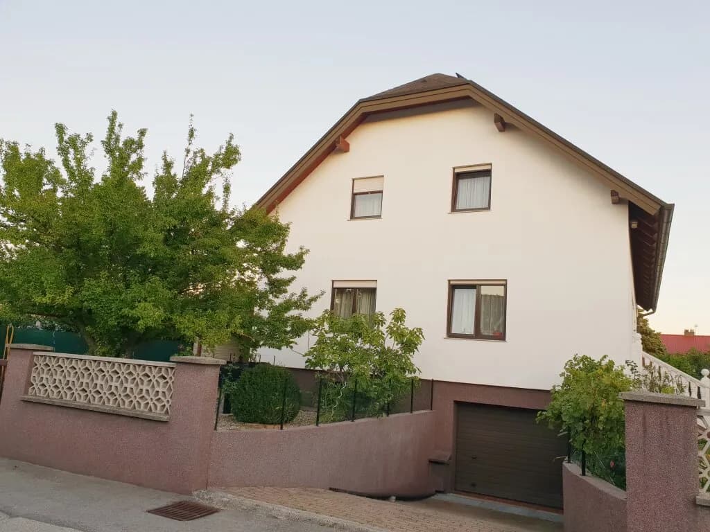 4-Zimmer-Wohnung mieten in Wiener Neustadt Land – 110 m², € 1.000