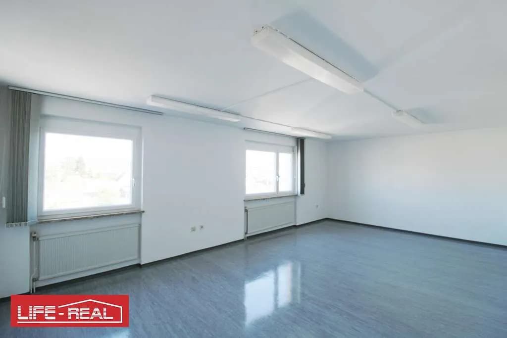 3-Zimmer-Gewerbeimmobilie mieten in Linz Land – 109 m², € 912