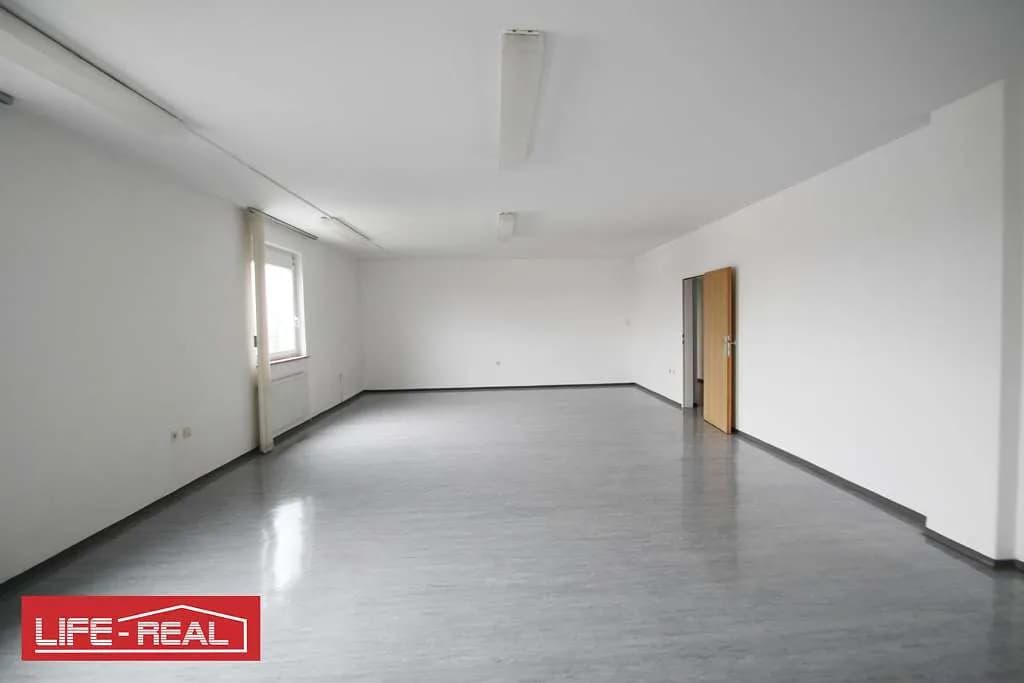 3-Zimmer-Gewerbeimmobilie mieten in Linz Land – 153 m², € 1.270