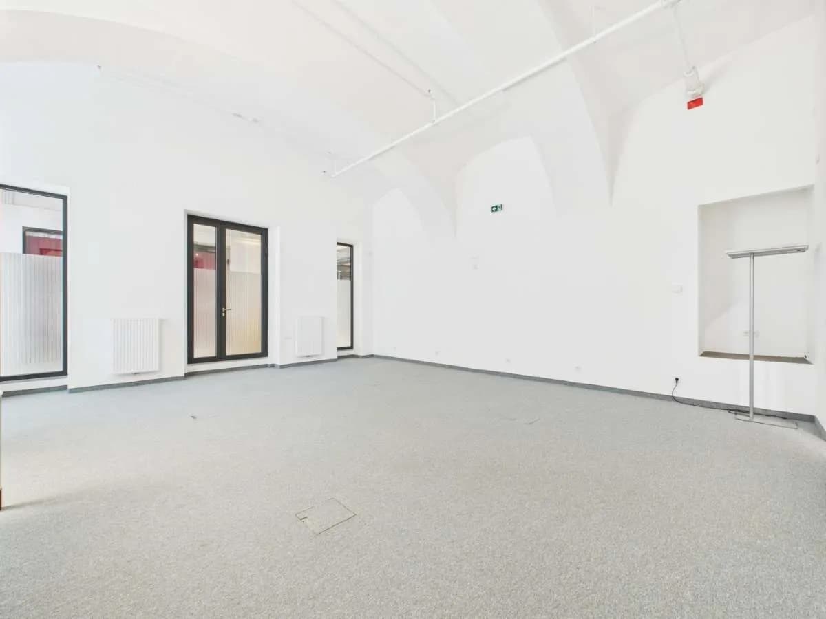 Gewerbeimmobilie mieten in Linz – 74 m², € 2.527