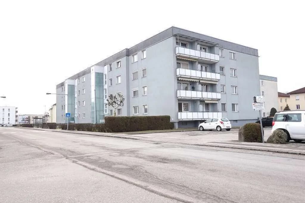 3-Zimmer-Wohnung mieten in Perg – 76,33 m², € 613