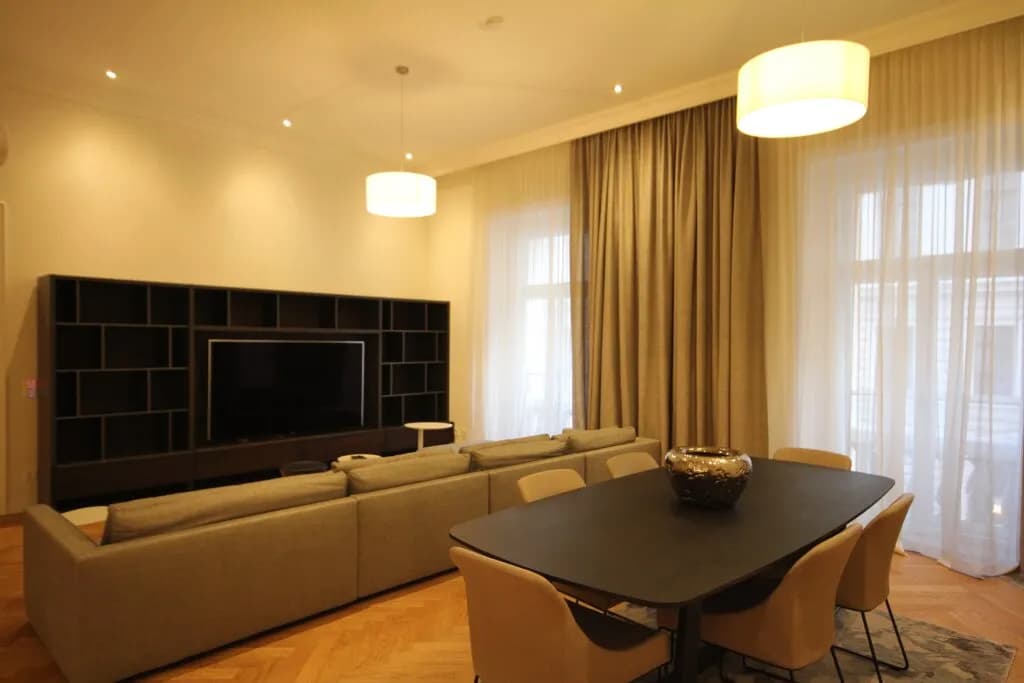 2-Zimmer-Wohnung mieten in Wien – 108,58 m², € 4.645